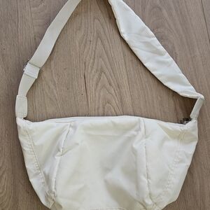 lightweight Cream crossbody bag